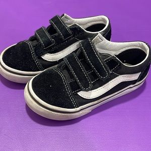 Black & White Toddler Vans